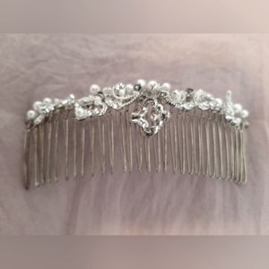Cubic Zirconia crystals & pearls bridal hair piece/comb